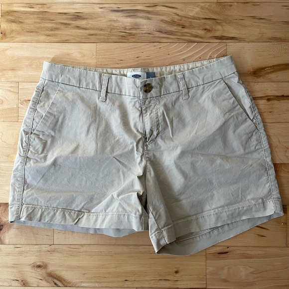 Preppy khaki shorts. Gently used. - Picture 1 of 3